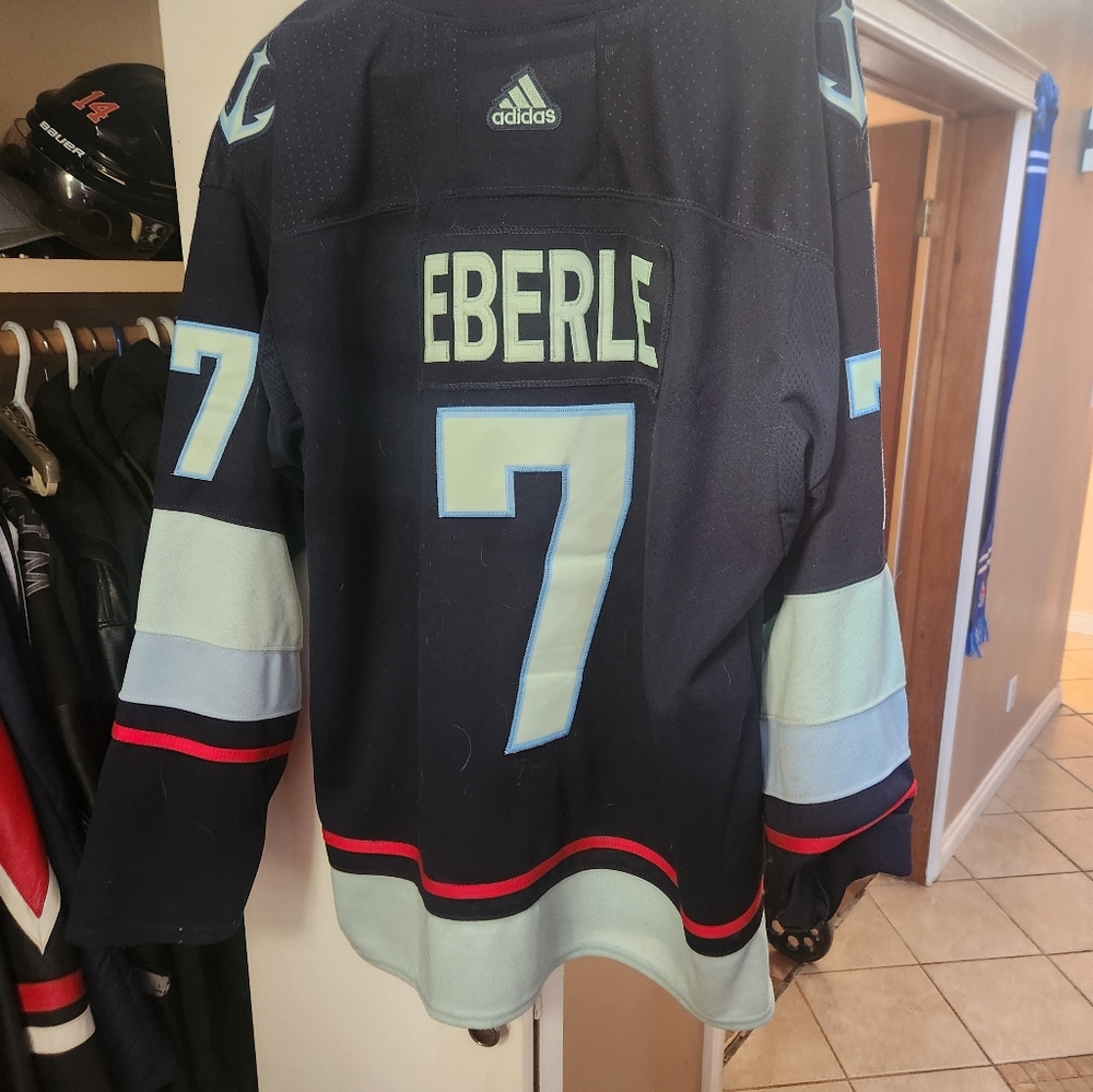 Jordan Eberle Kraken jersey